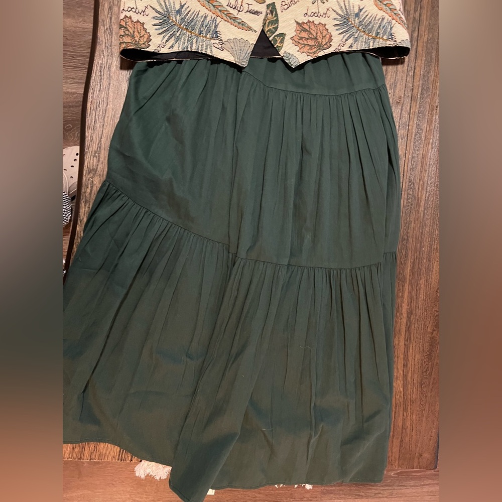 Green Dress with Floral Patterned Top 2 piezas - Picture 4 of 6
